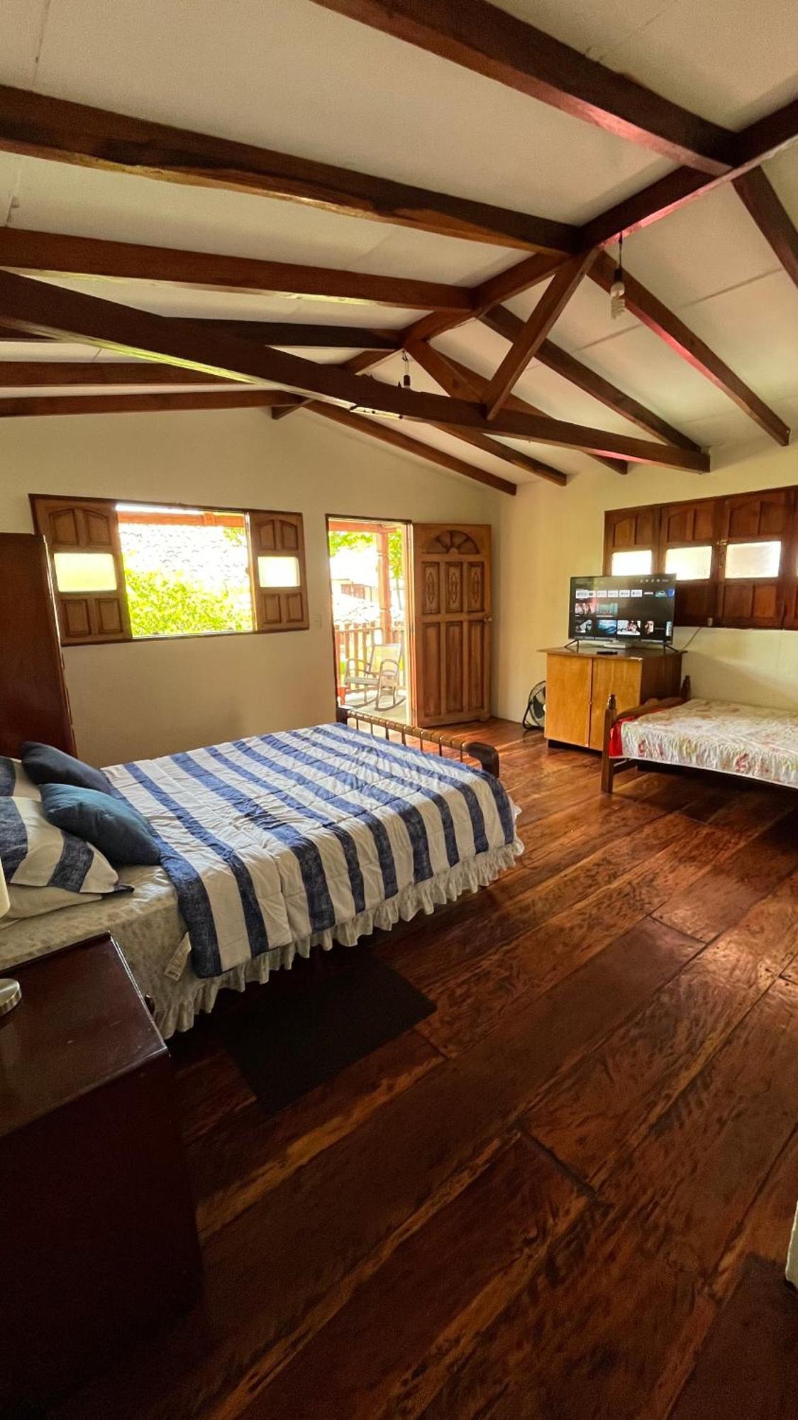 Casa De Playa Los Moncada León Exteriér fotografie
